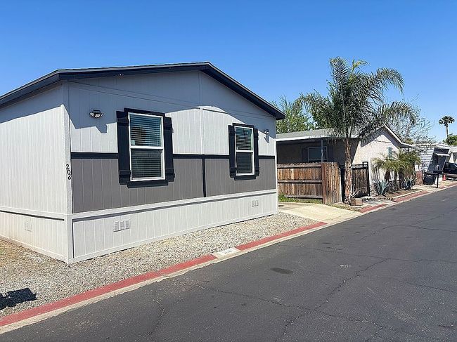 Photo of 1097 N State St Space 206, Hemet, CA