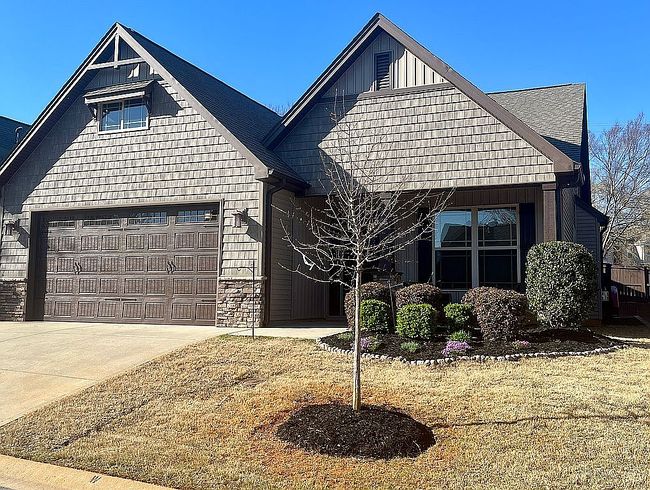 Photo of 324 Brownstone Cir, Greenville, SC