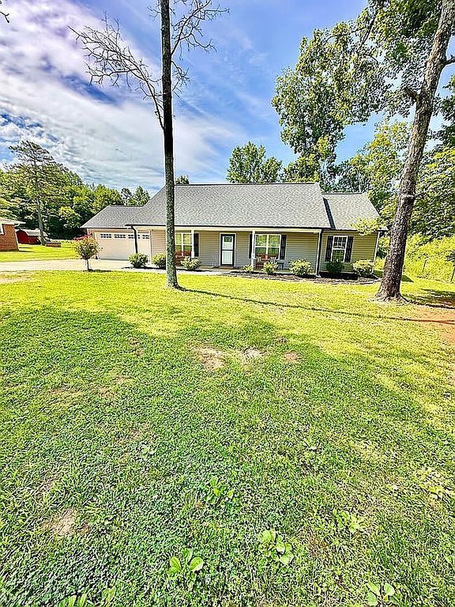 Photo of 176 Holly Berry Ln