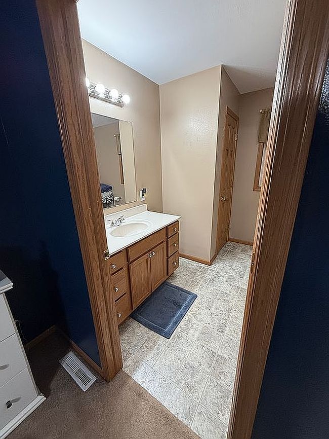 Image of 502 Shoreline Dr