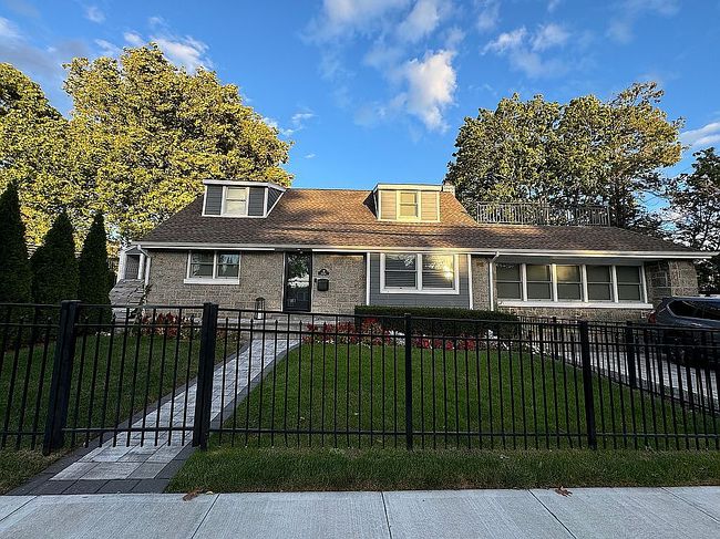 Preview of property located at 19 Greenway