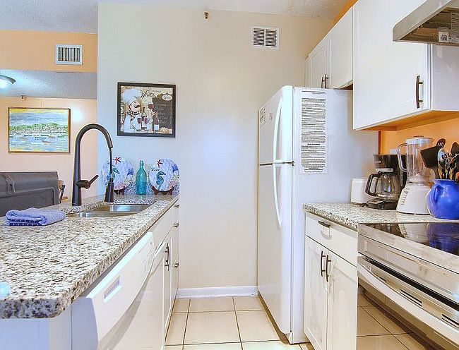 Additional photo 2 of property located at 375 Plantation Rd #5116