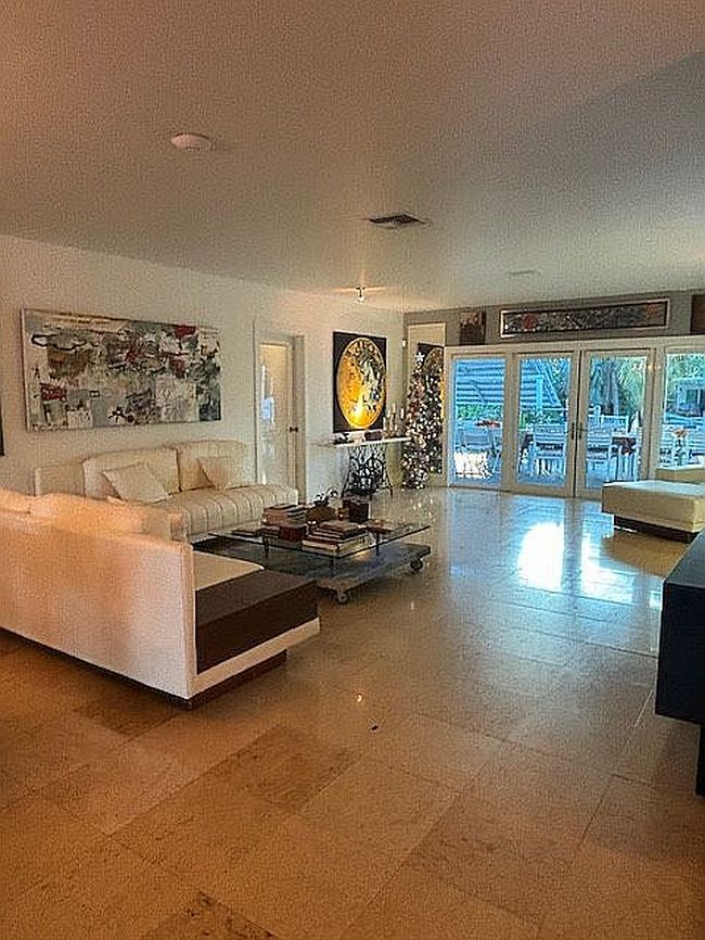 Photo of 7970 Hawthorne Ave, Miami Beach, FL