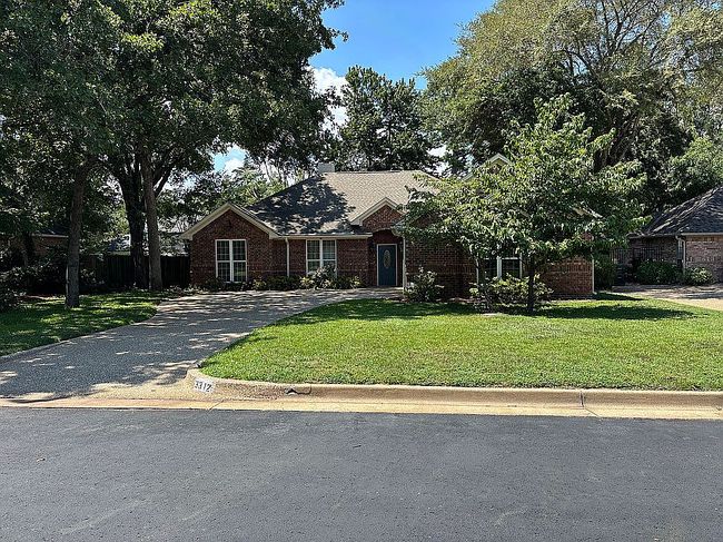 Photo of 3312 Storey Lake Dr, Tyler, TX