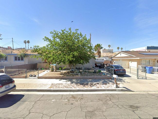 Photo of 1040 E Pueblo Dr