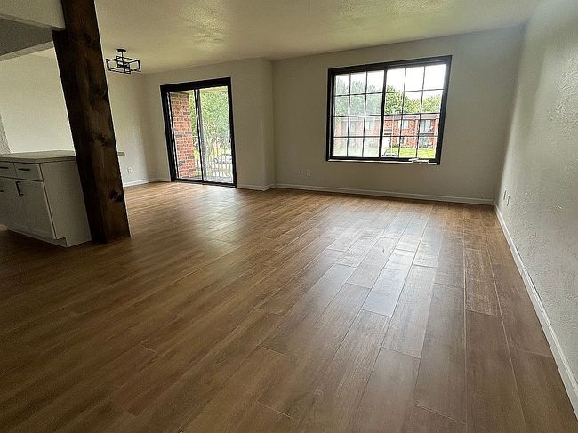 Additional photo 3 of property located at 5711 Golden Ct Ne Apt 44