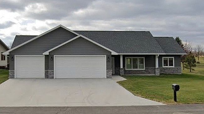Photo of 3302 14th Ave Nw, Watertown, SD
