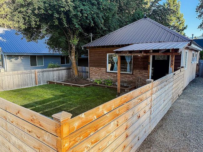 Preview of property located at 705 W 2nd St