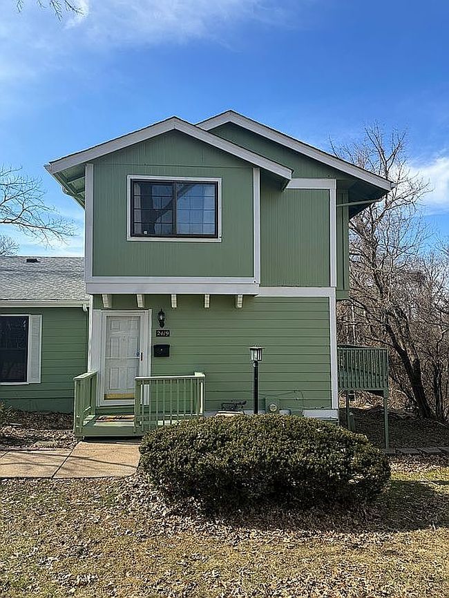 Photo of 2419 Forest Shadows Dr, Saint Louis, MO