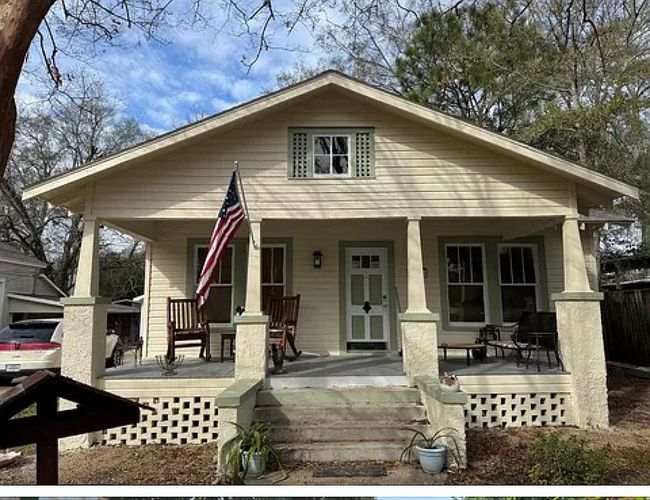 Image of 525 N Cherry St