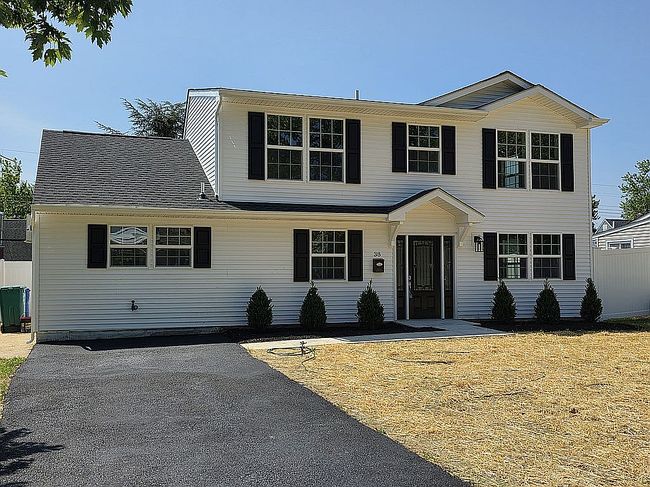 Photo of 38 Inland Rd, Levittown, PA