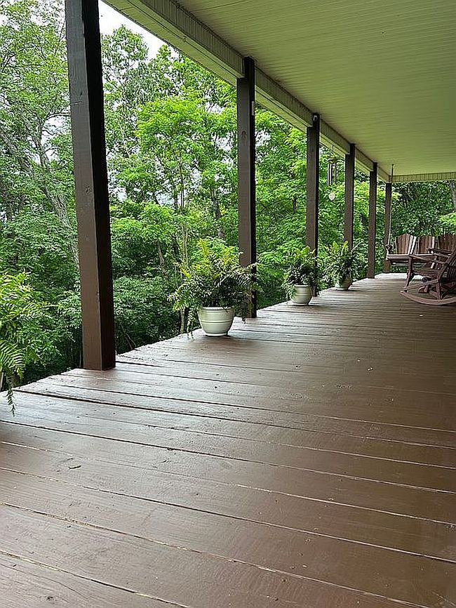 Image of 438 Tanglewood Dr