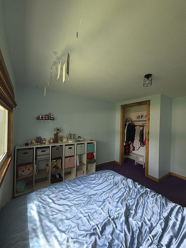 Image of 295 S Division St