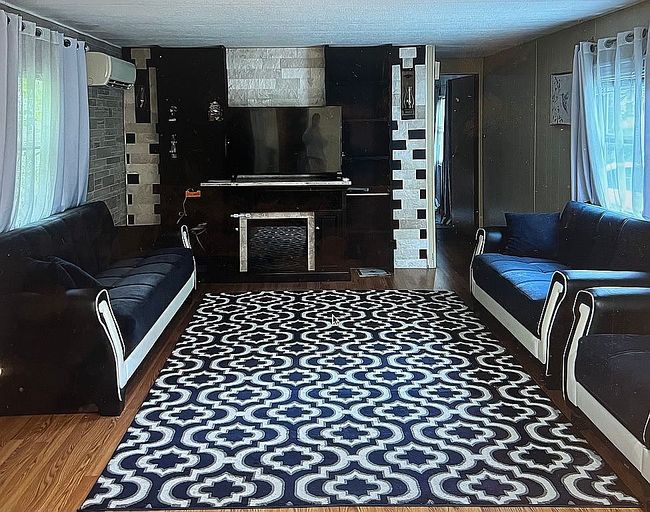 Photo of 3 Soho Cir, Hurleyville, NY