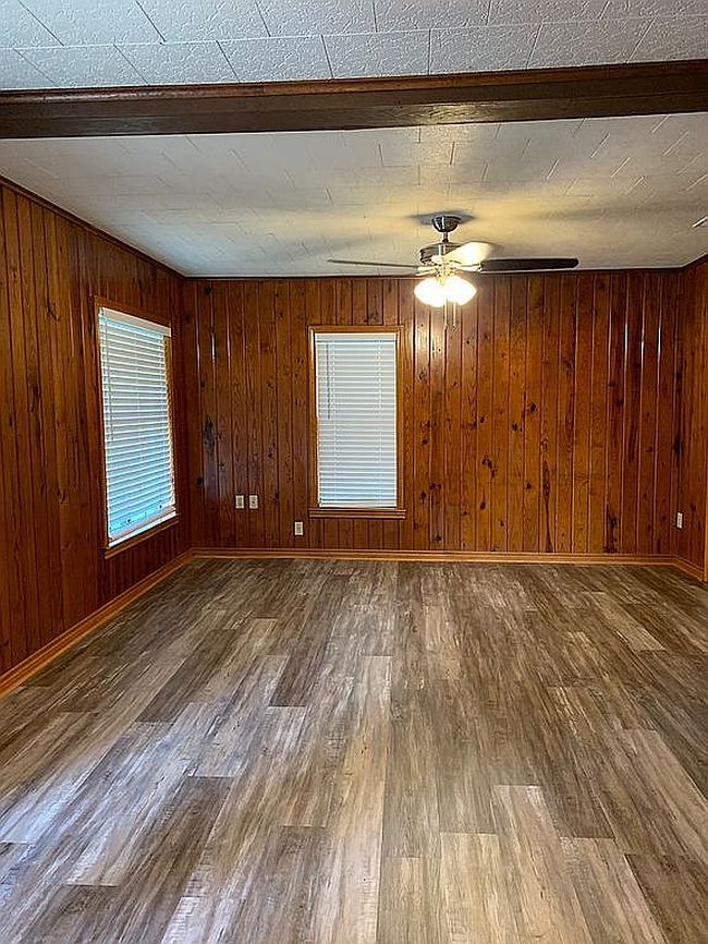 211 Mill St, Lone Oak, TX