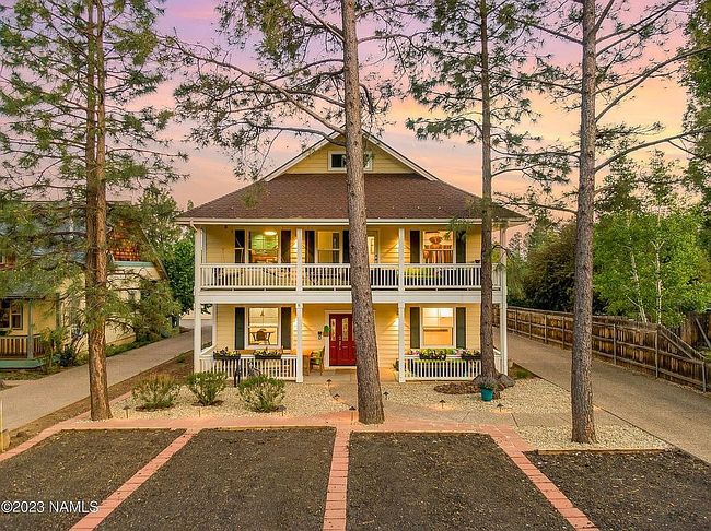 Photo of 303 W Juniper Ave