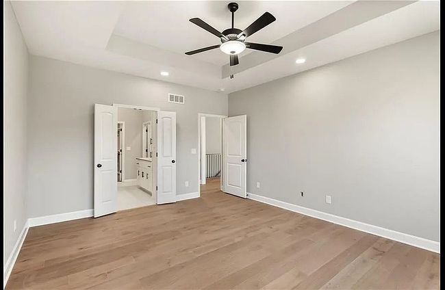 Photo of 1504 Sw Stonewall Dr, Oak Grove, MO
