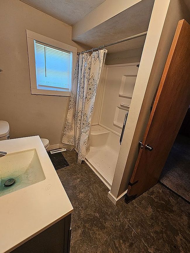 Photo of 404 E 1st St, Wilber, NE
