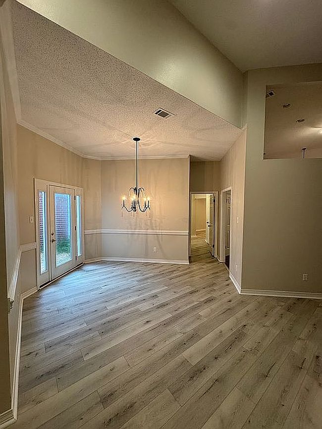 Image of 6104 Lennox Pl