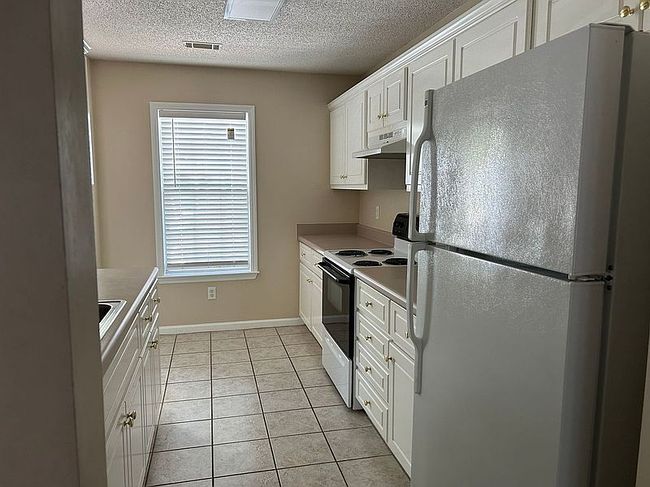 Additional photo 3 of property located at 2020 Summer Valley Way
