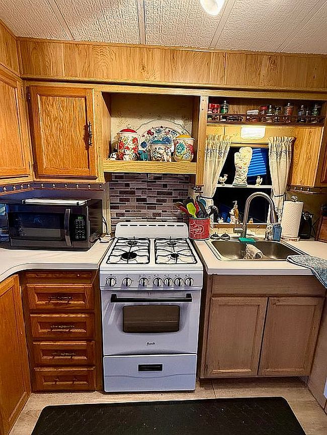 Photo of 37618 Birchcrest Ln Lot 256, Zephyrhills, FL