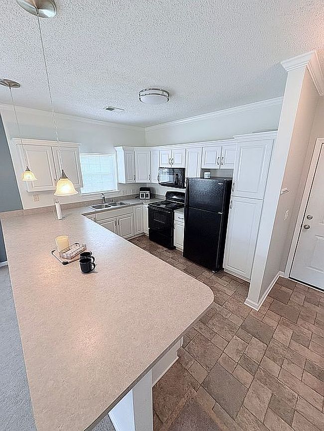 Preview of property located at 3927 Gladiola Ct Unit 204