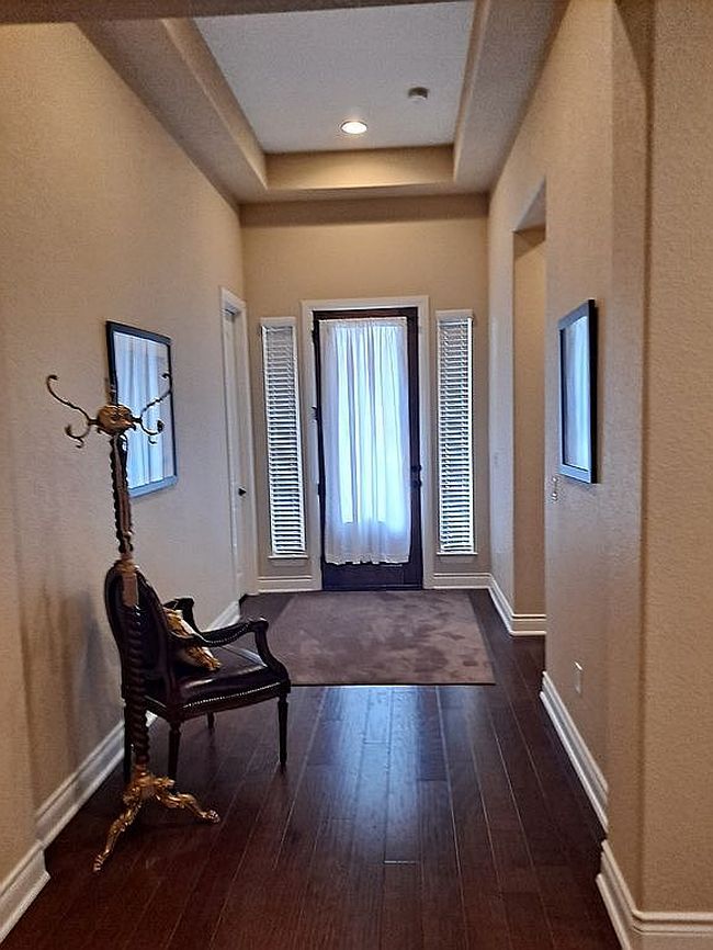 Image of 820 Desaix Dr