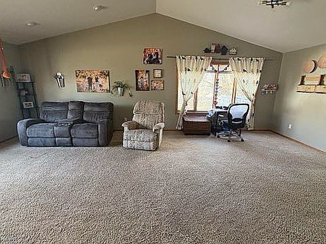 Image of 404 3rd St Se