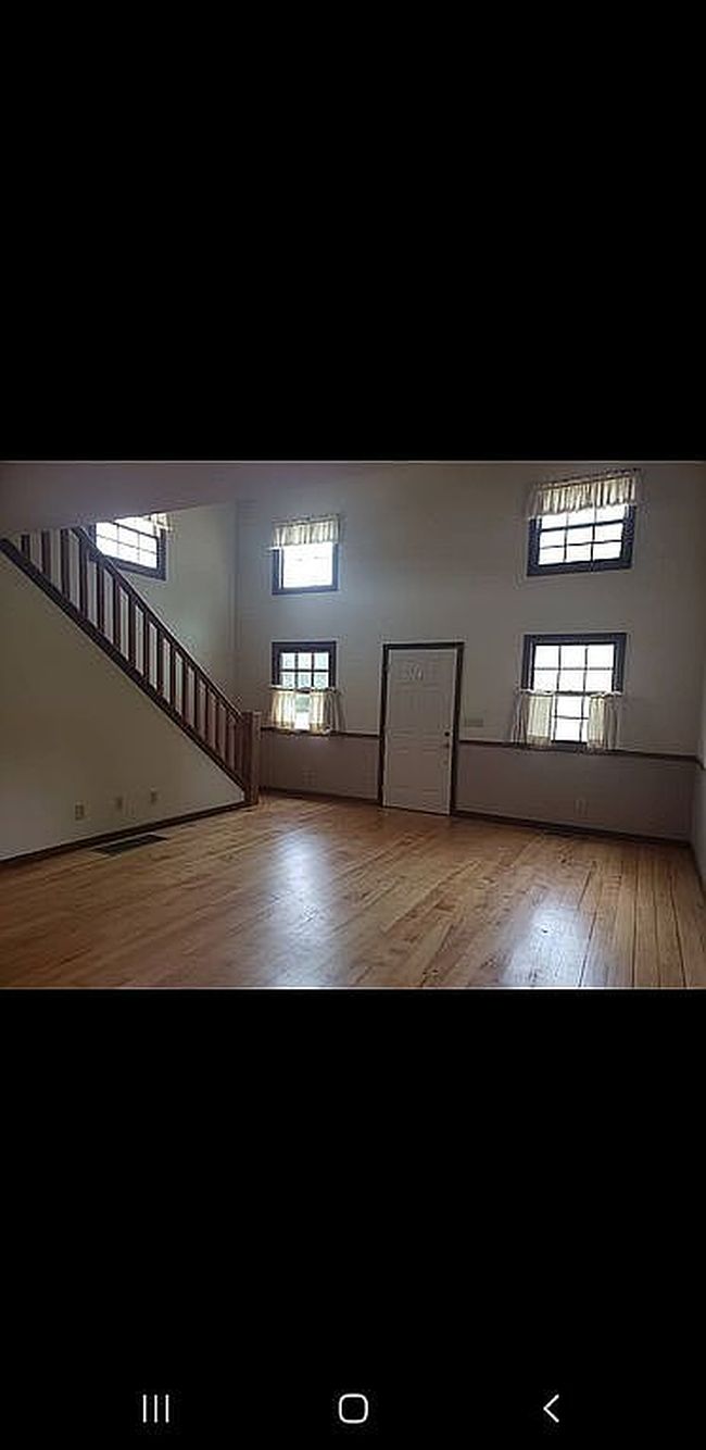 Photo of 10083 Bridge St, Metamora, IN
