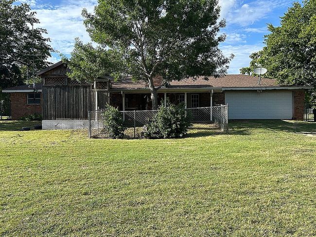 Additional photo 3 of property located at 654 Shannon Ct