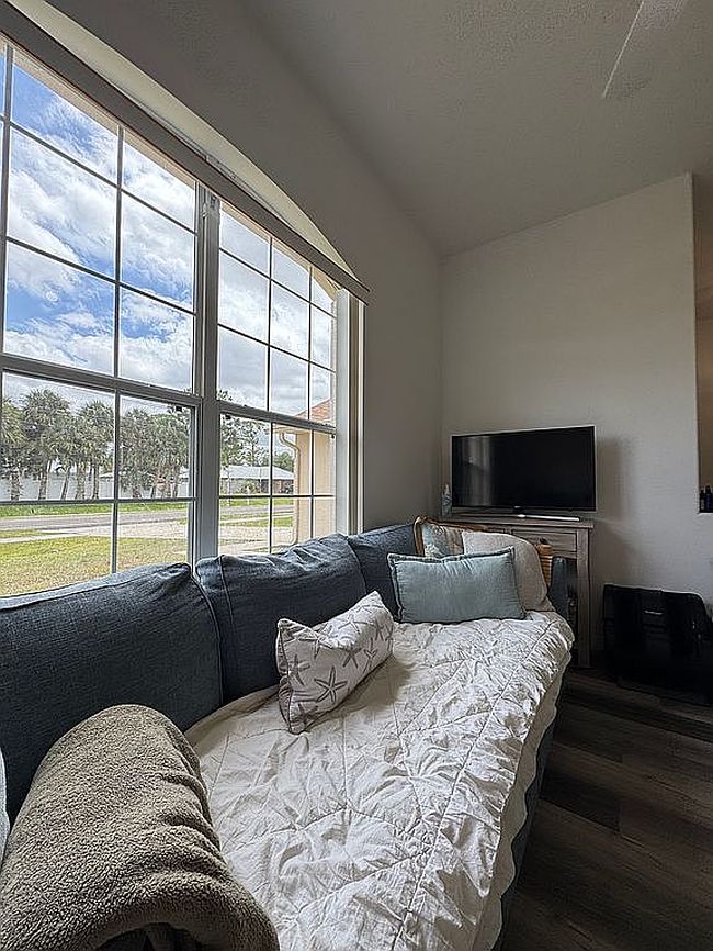 Image of 215 Americana Blvd Nw