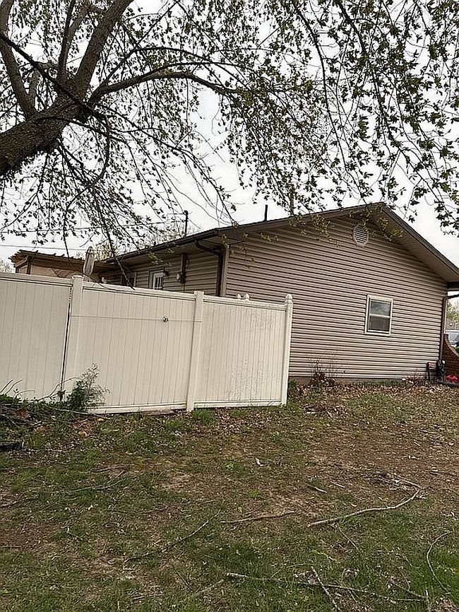 Photo of 817 Fillmore St, Mount Vernon, MO