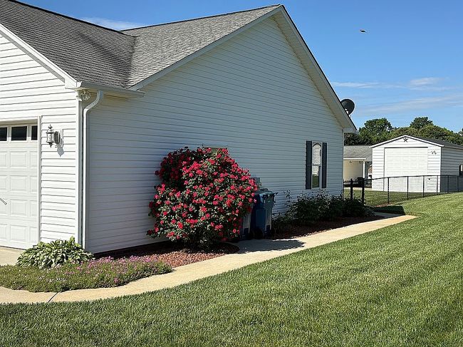 Photo of 72 Lynnbrook Ln, Taylorsville, NC