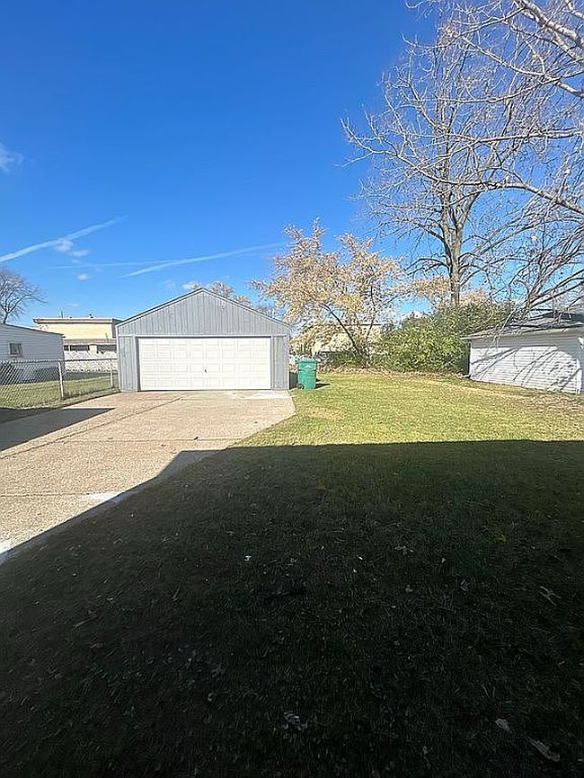 Photo of 15413 Ramage Ave, Maple Heights, OH