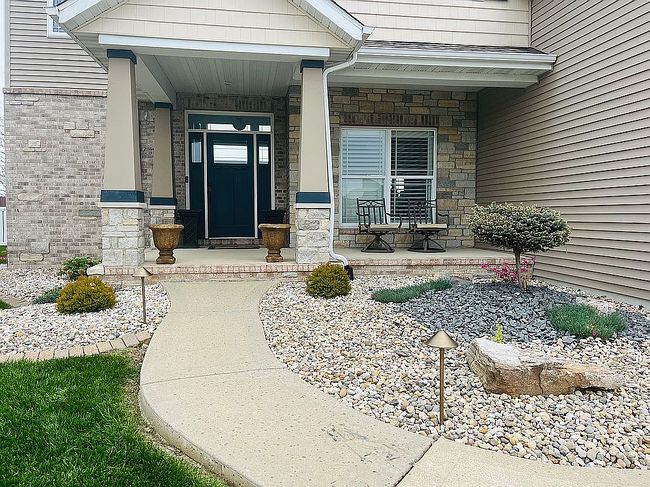 Image of 200 Oakshire Dr E