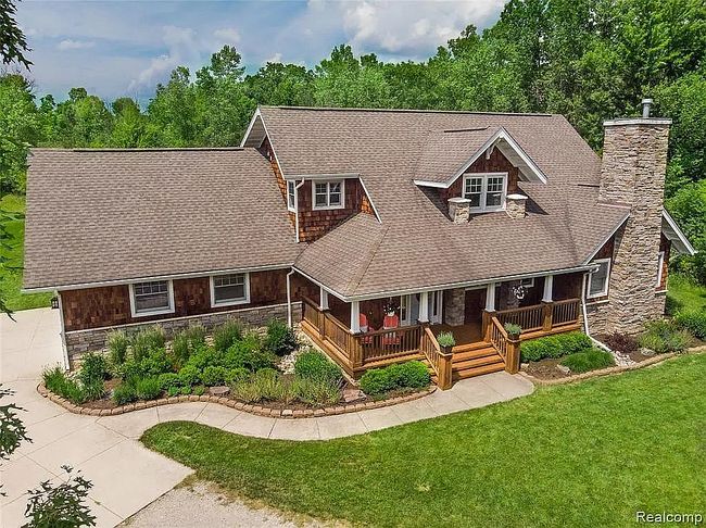 Photo of 26056 Farmbrook Rd, Southfield, MI