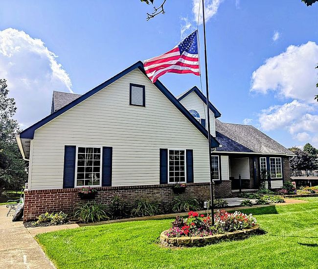 Photo of 221 Maplewood Dr