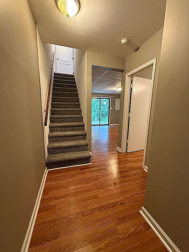 Preview of property located at 39 Nags Head Ct