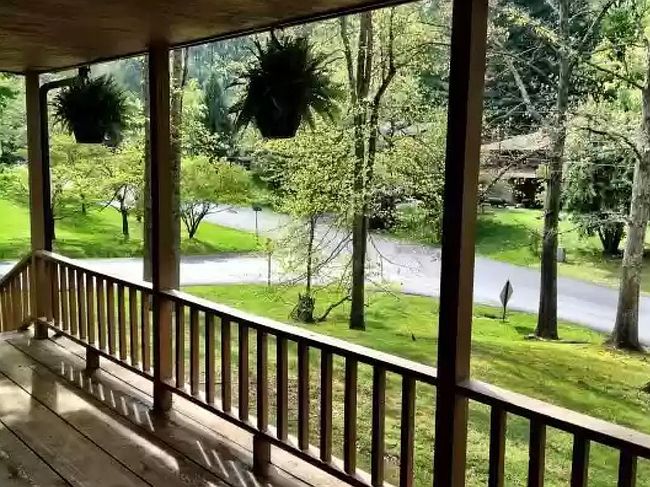Image of 1606 Valleyview Dr