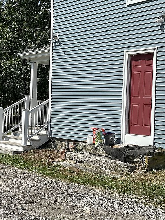 Photo of 114 East Rd, Tiverton, RI