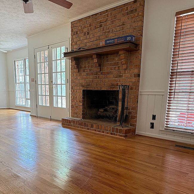 Photo of 341 Hermitage Ct Sw