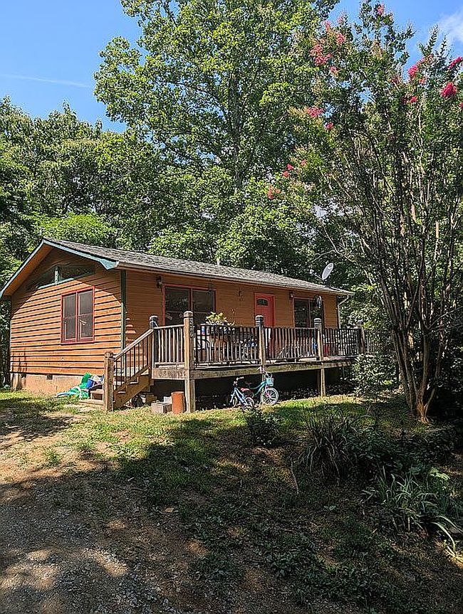Photo of 276 Honeysuckle Rdg, Almond, NC