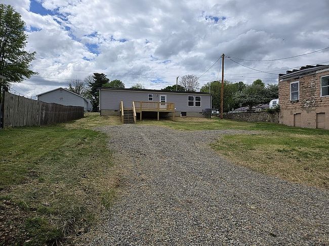 Photo of 252 Front St, Philo, OH