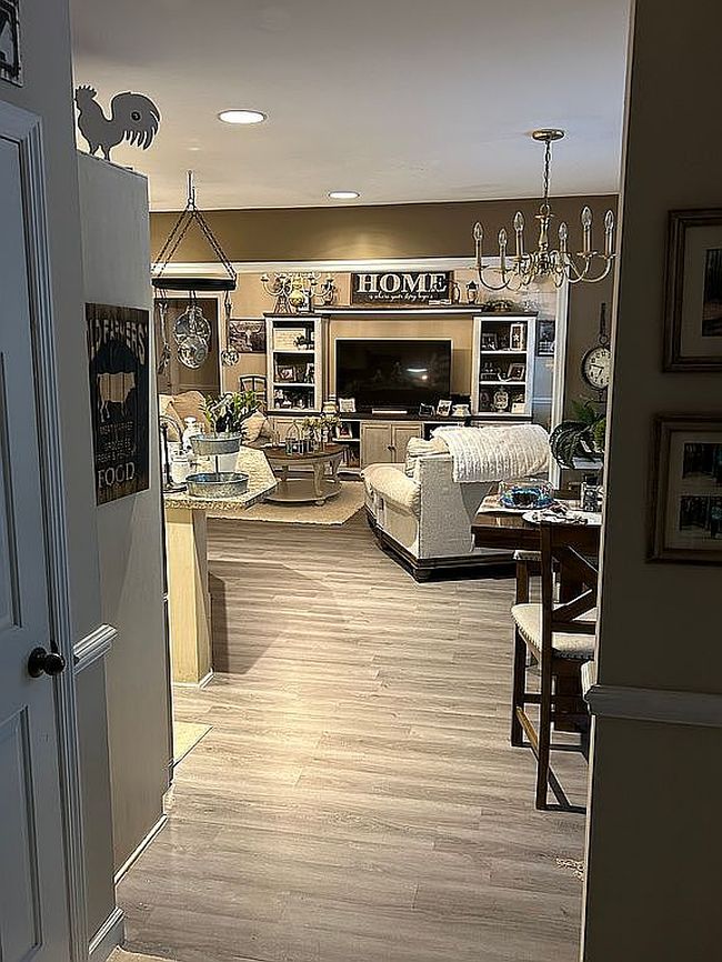 Image of 301 Sophronia St
