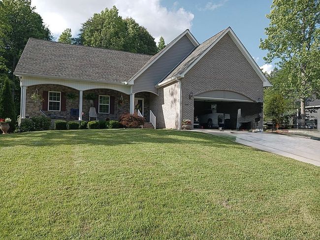 Photo of 339 Shadows Lawn Dr