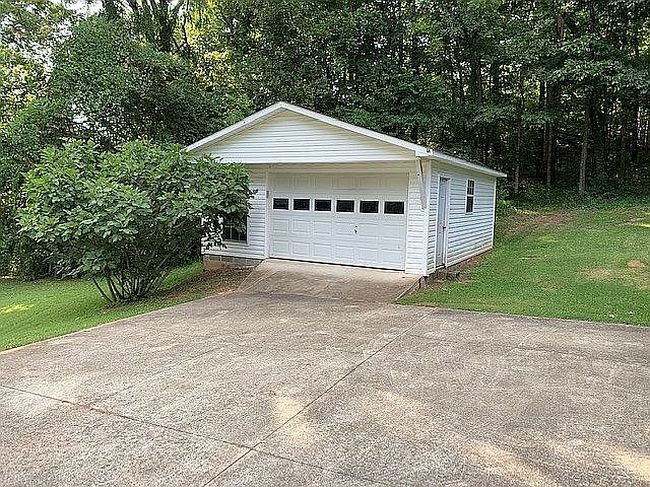 Image of 195 Valley View Dr