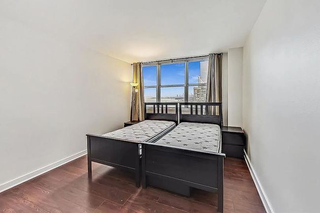 Additional photo 1 of property located at 6301 N Sheridan Rd Apt 20E