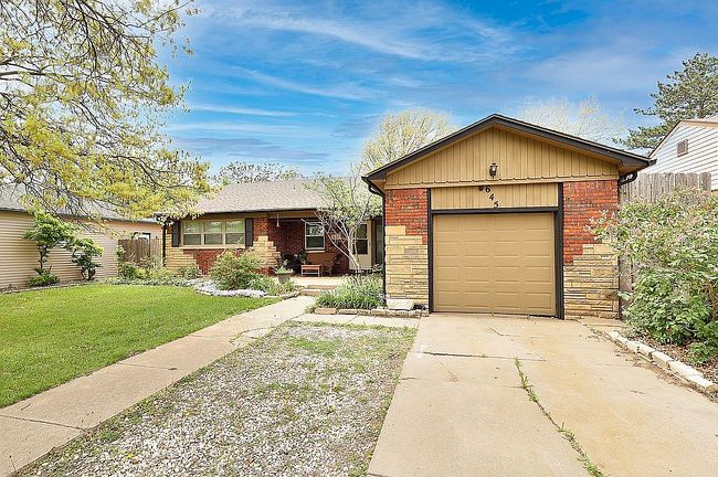 Image of 645 S Courtleigh Dr