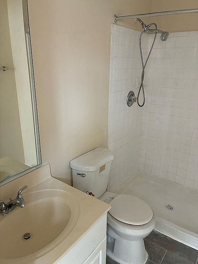 Additional photo 3 of property located at 725 W Cherry Blossom Way #1