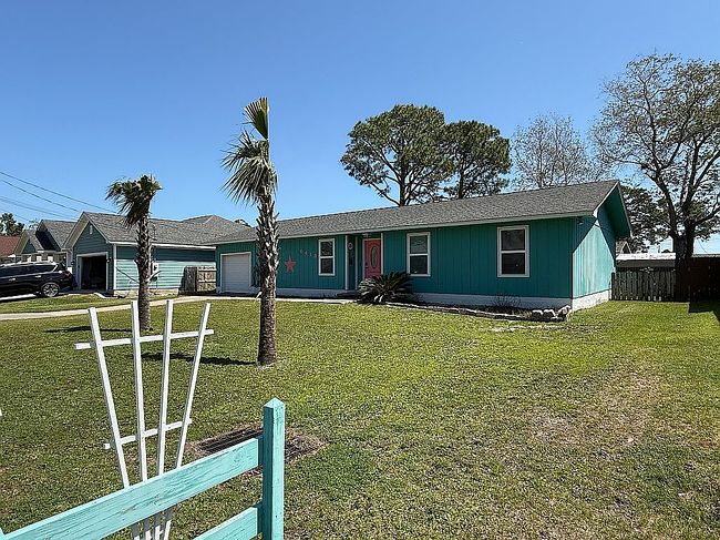 Image of 6413 Pine Dr